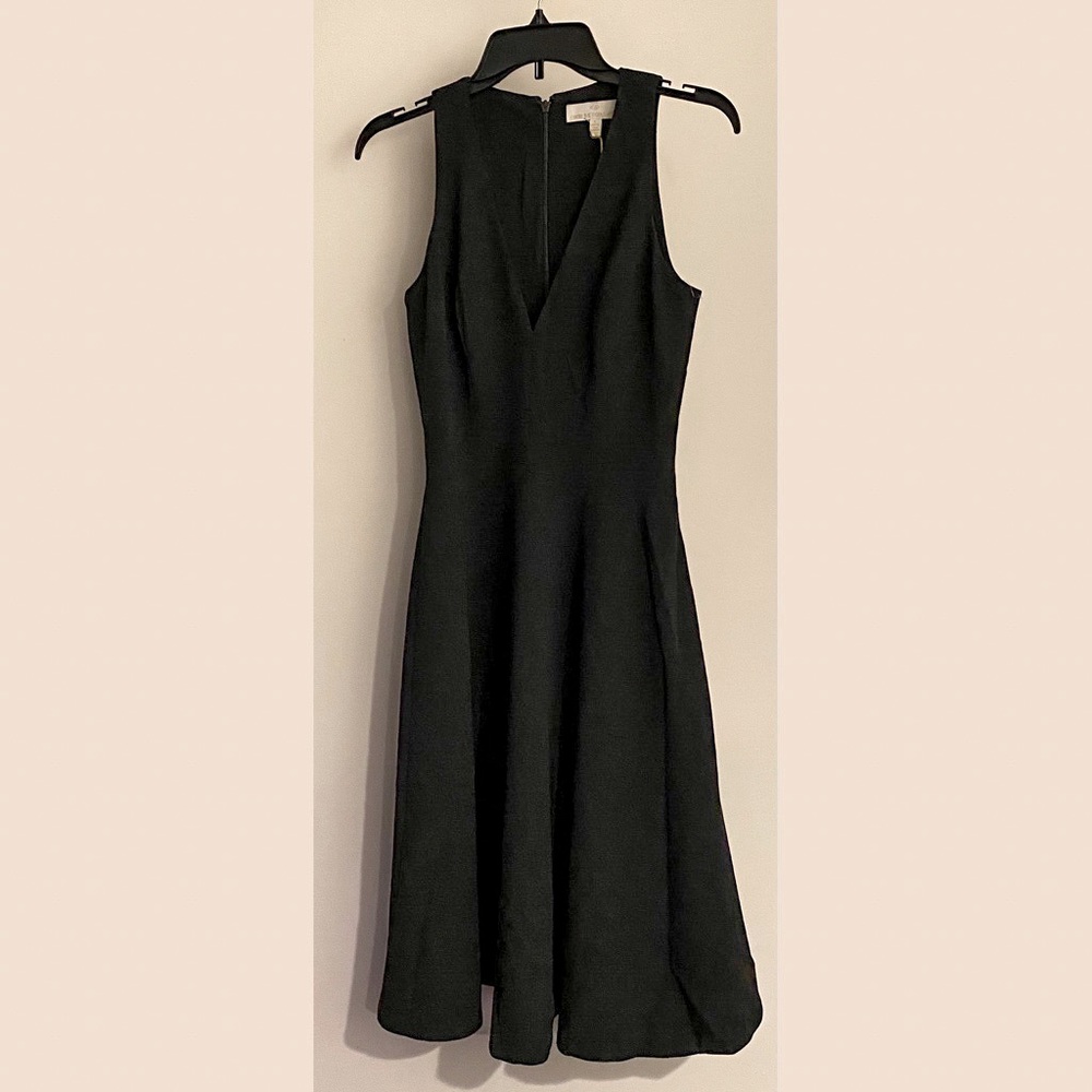 Deep V-neck Dress w/Swing Skirt